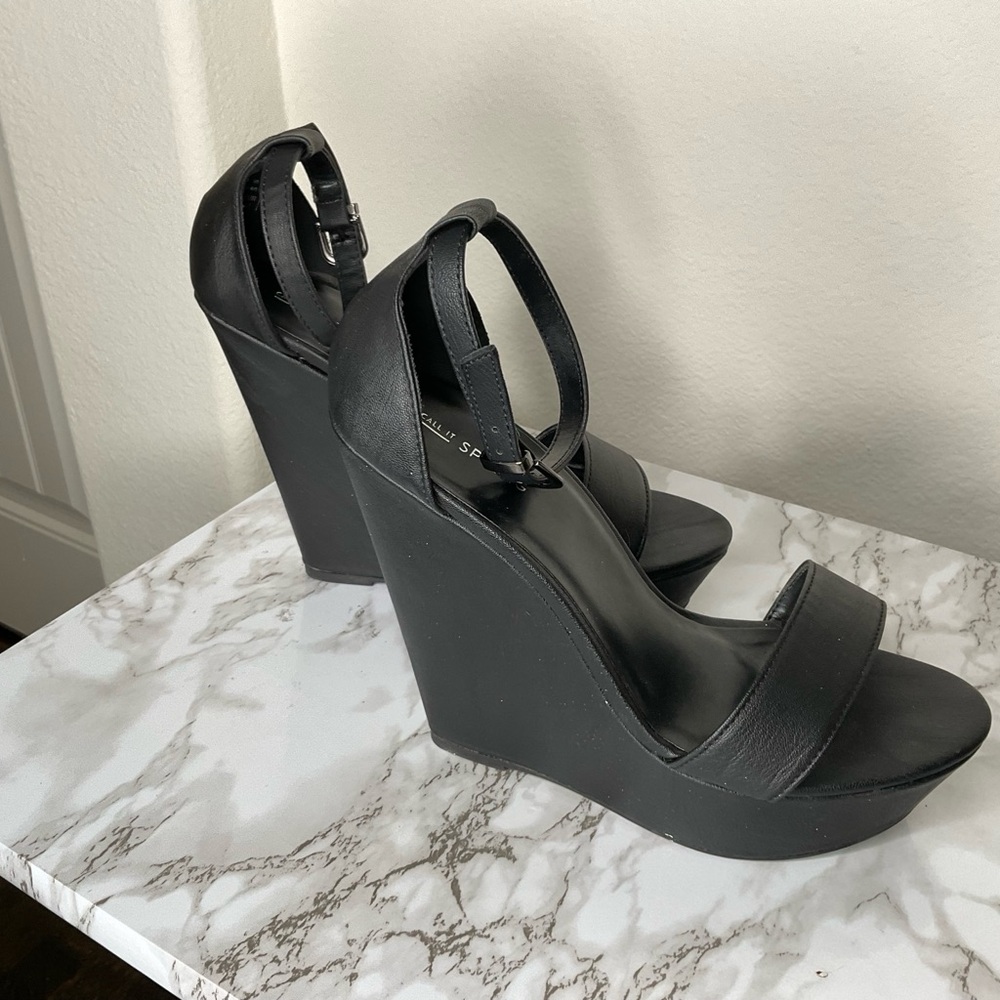 Elegant Black Wedge Sandals